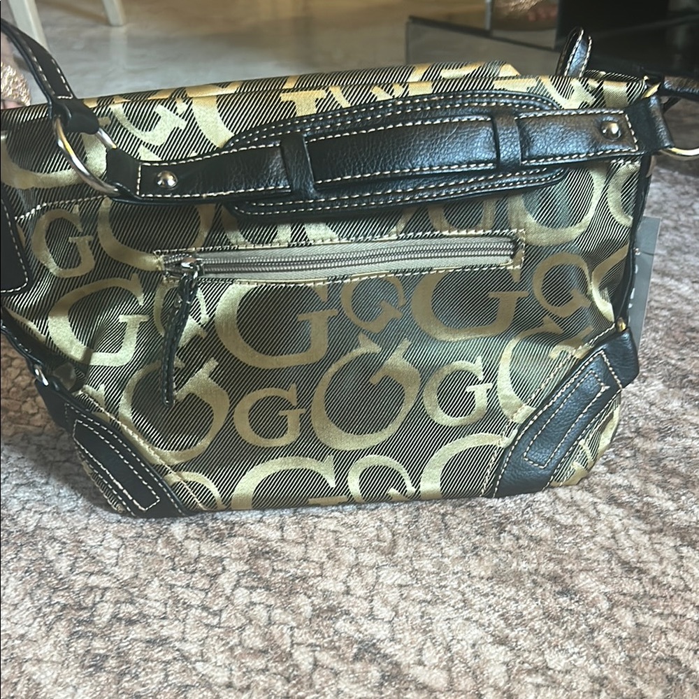 Stylish Black and Gold Handbag